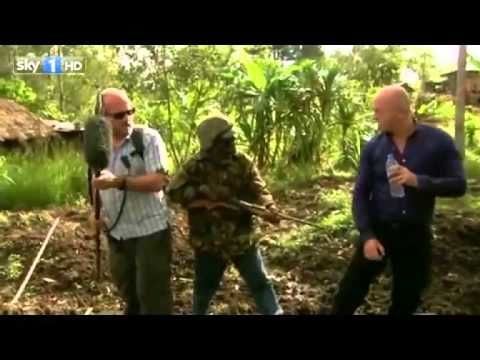 Ross Kemp held at gunpoint, handles it like it's a minor annoyance