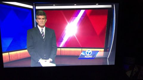 Newscaster "gives up" after huge error in a live broadcast