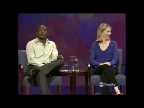 Colin Mochrie smoothly saves a sketch from wrongfully sexualizing a young girl