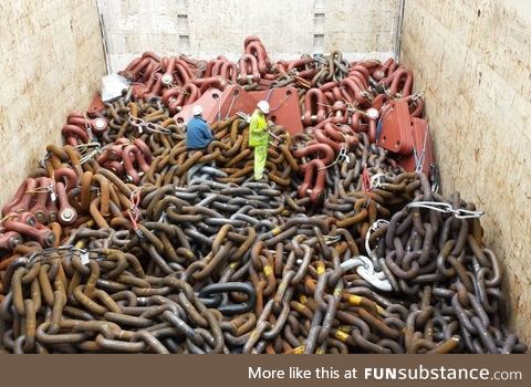 An anchor chain