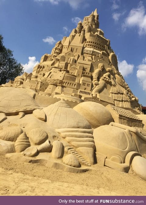 Largest sandcastle in the world (18m) -Duisburg, Germany