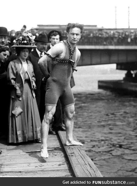 Houdini doesn't skip leg day