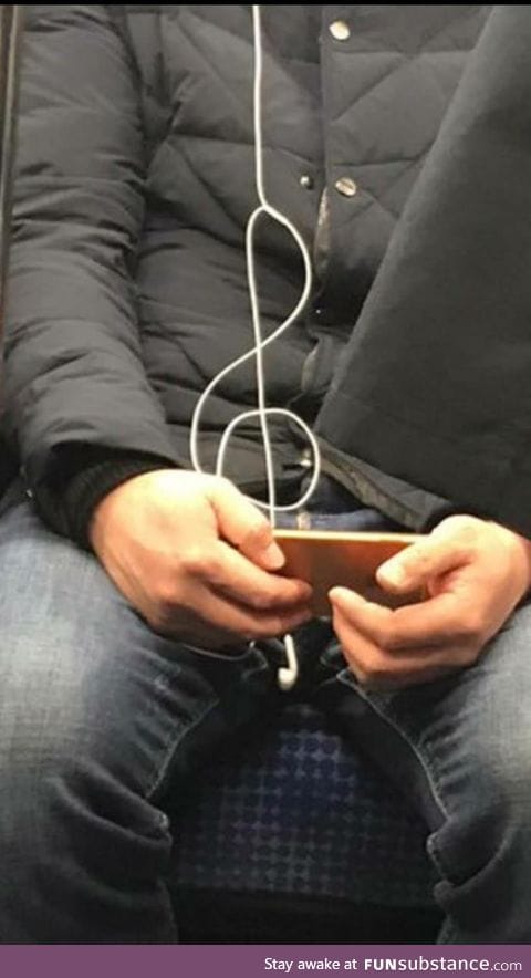 This guys earphones made the most perfect music note