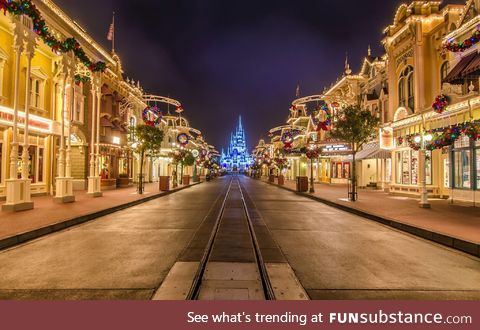 Early Christmas Morning in Disney World - 2016
