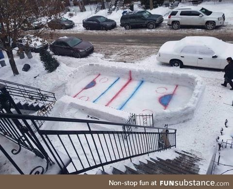 Front yard hockey rink in Montréal