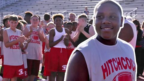 13 year old kid saved 17 people during hurricane Harvey using just an inflatable mattress