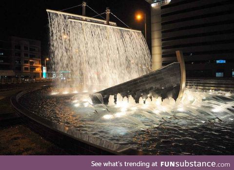 Sinking ship fountain