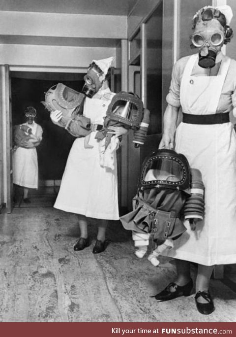 Babies in gas masks / London / ww2