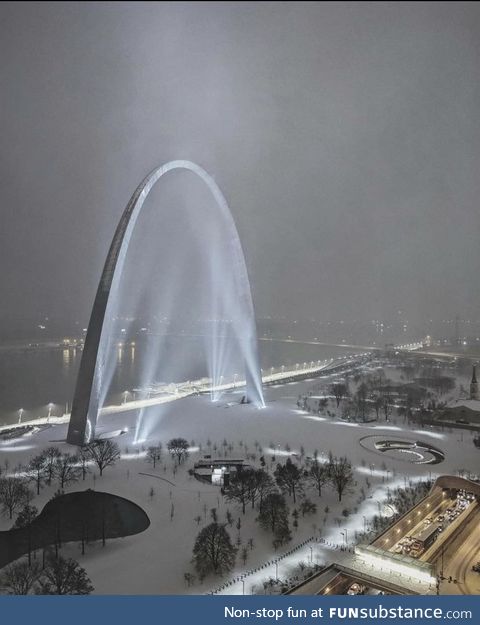St. Louis arch after two days of snowfall