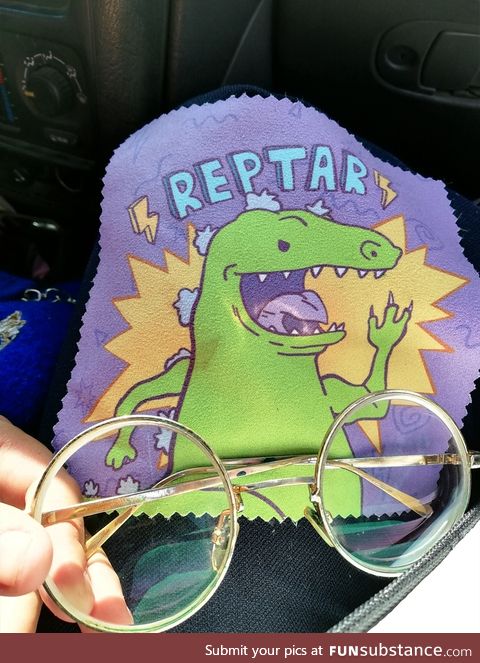 Check out the new glasses wipe I got