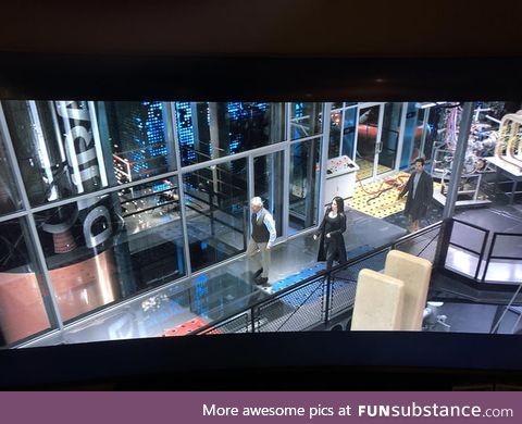 In Ant-Man & The Wasp (2018), Hank Pym's lab is powered by enlarged Duracell