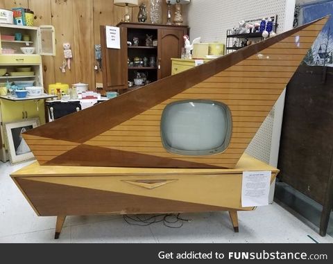 Kuba Komet television set from another dimension [1960's]