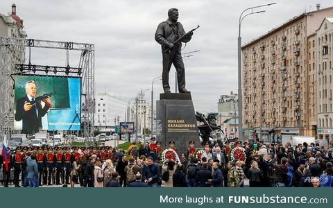 Russia unveils statue of AK-47 inventor Kalashnikov