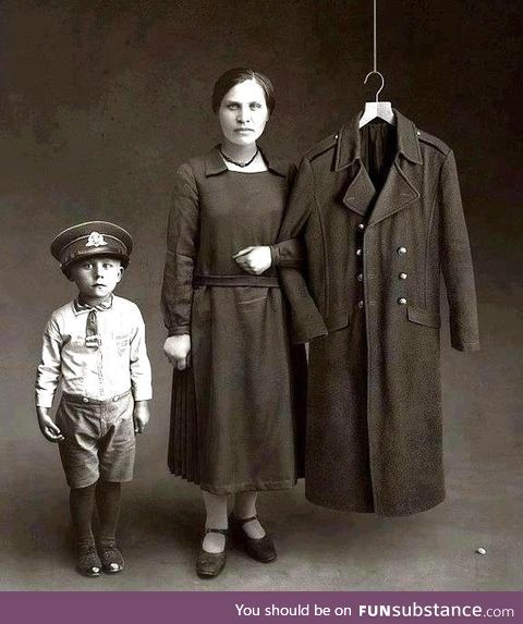 Post WWI family portrait
