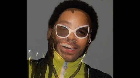 Lenny Kravitz - Fly Away but absolutely nothing is strange at all