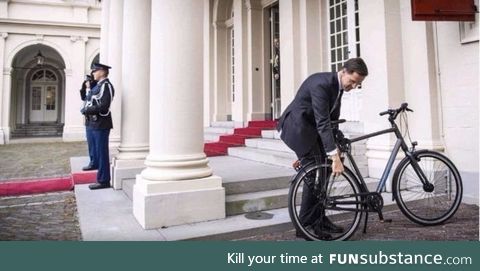 This is how the PM of Netherlands go visit the King