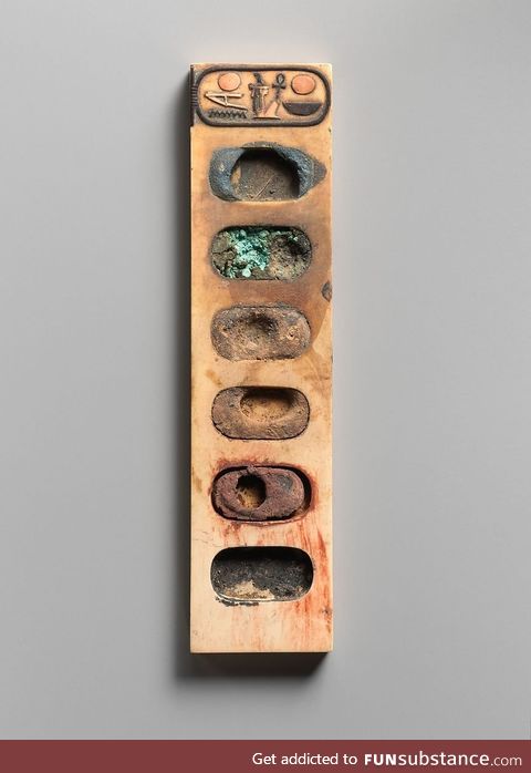 An ancient Egyptian painters palate