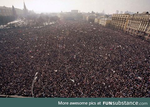 Around 1.6 million people gathered for Metallica’s 1991 'Monsters of Rock' concert in