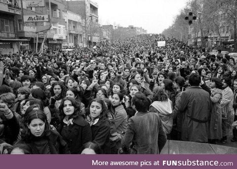 Picture of women protesting against the forced use of the hijab after the revolution of