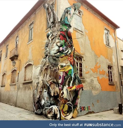 Building art in Porto, Portugal