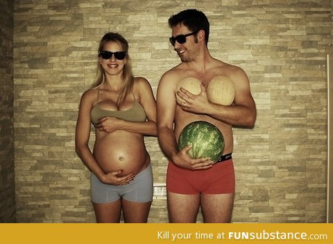 This is how you do pregnancy photos