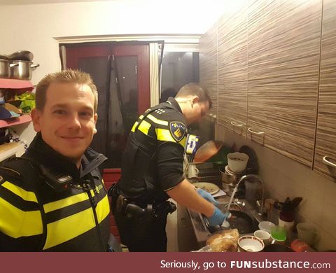 Policemen stayed home to prepare dinner and do the dishes for the kids whose mother was