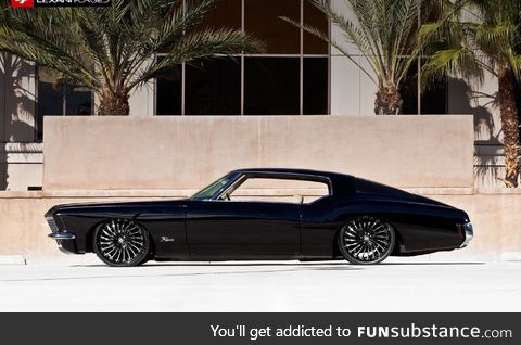 1972 Buick Riviera low rider