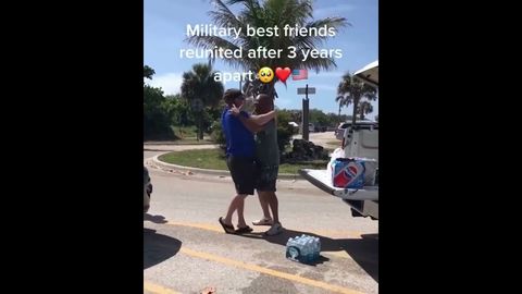 Military Friends Reunited After 3 Years Apart (WholesomeSubstance)