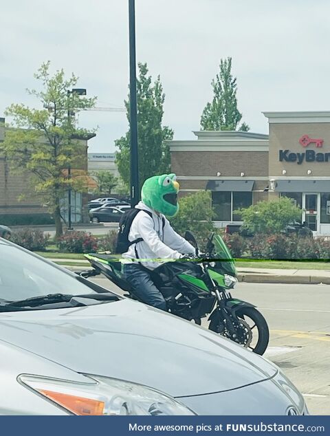 I think I took a wrong turn onto Sesame Street. (OC)
