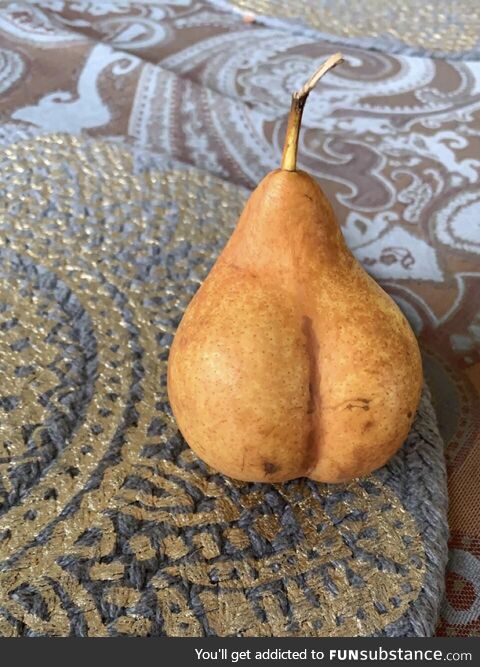 Damn why is my pear thick asf