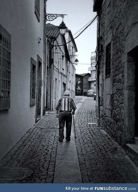 Covilha, portugal - black & white - street & travel photography +