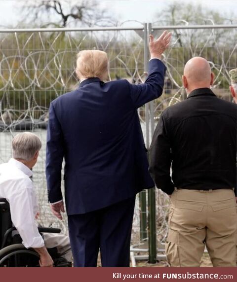 Trump waves to migrants across the border