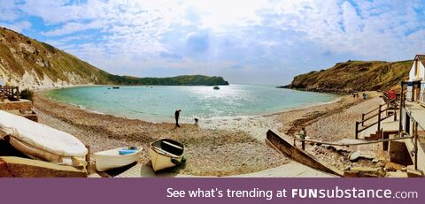 [OC] Lulworth Cove in the UK. I managed to snap this on the weekend before the crowds