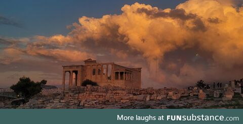 Pure luck while being whisked out of the Acropolis at closing time. 11.23
