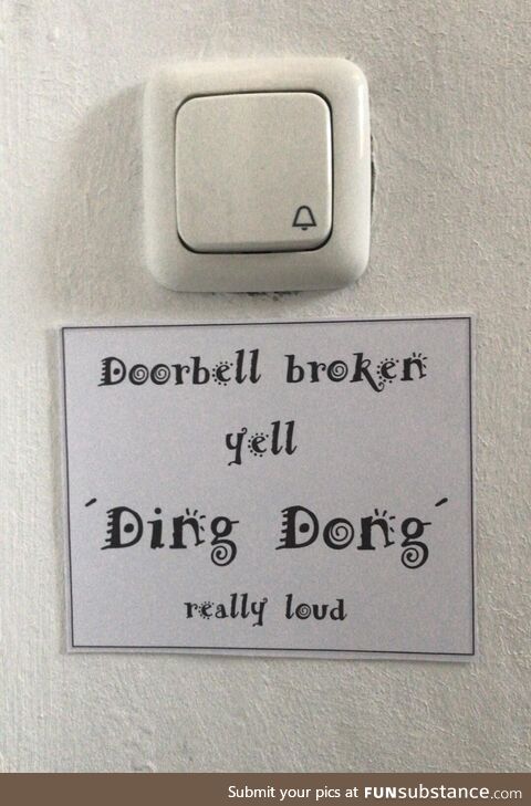 Broken doorbell at a neighbors place in Munich