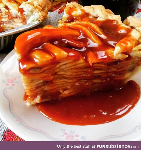 [homemade] salted caramel apple pie