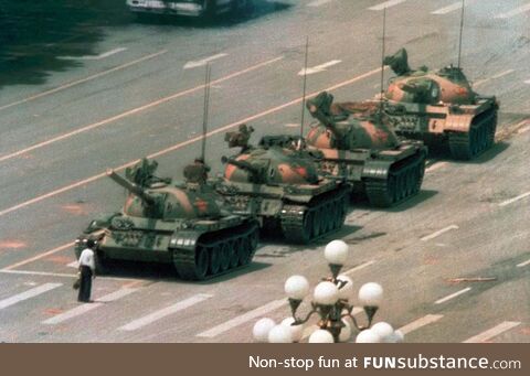 "Tank man" 5th most influential historical picture of all time