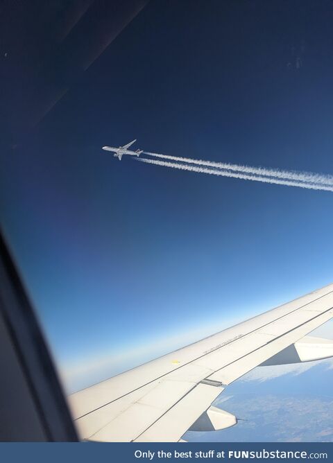 A plane passing us mid-air