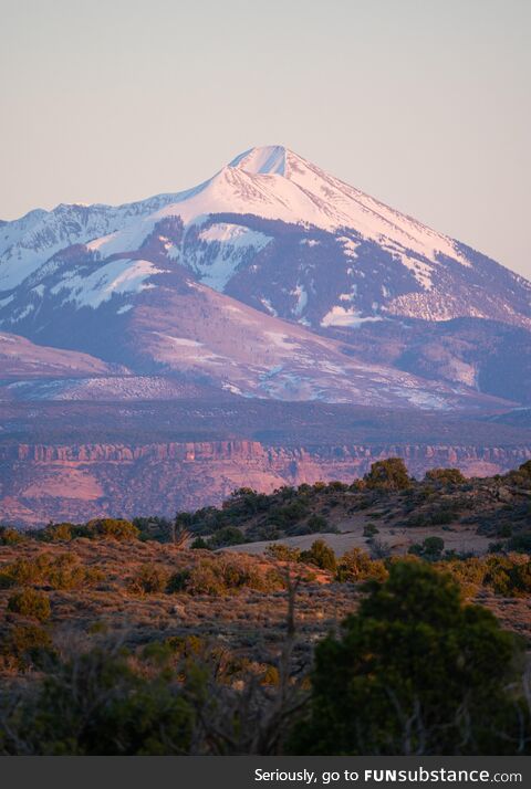 Looking across the desert at Mt Waas, Utah