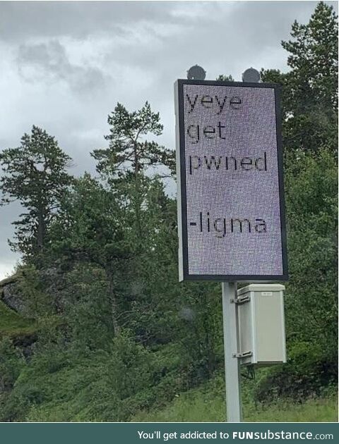 The Norwegian Public Roads Admin tested new roadway signs yesterday