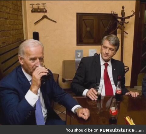Ukrainian president viktor yushchenko having cola with joe biden 2009