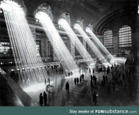 It’s no longer possible to see this, as buildings outside block the sun. Grand Central,