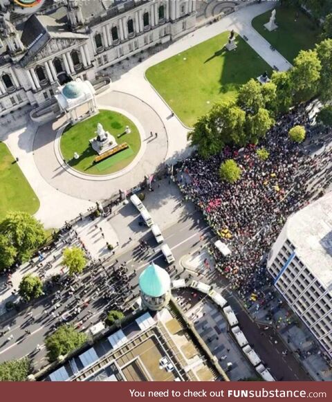 Northern Ireland - Racist rally on the left vs anti-racist rally on the right