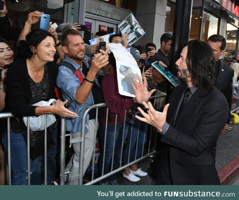 Just a picture of Keanu Reeves walking among us