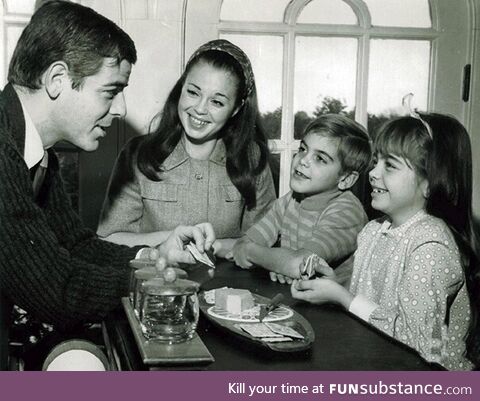 Young George Clooney with his family, 1968