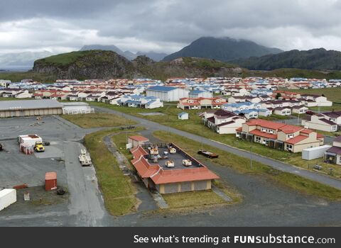 Most of this subdivision, including the McDonald's, was abandoned in the 1990s
