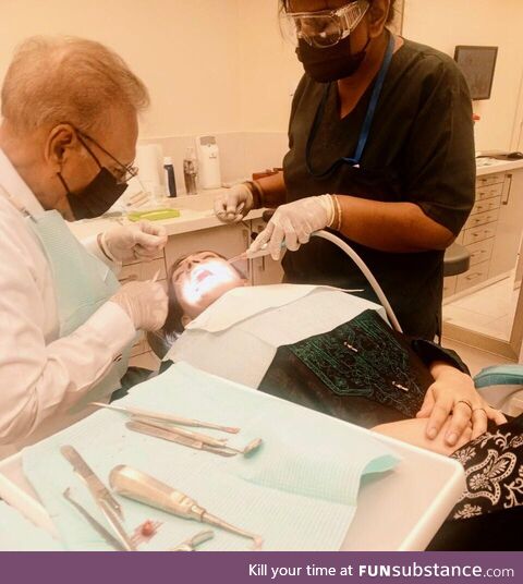 Former President of Pakistan,Dr Arif Alvi , gets back to working as a dentist after