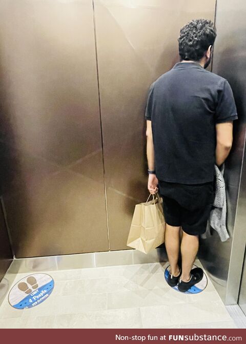 How to follow the signs while riding an elevator