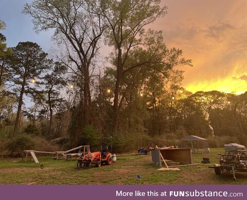 [OC] Just took a pic of the sunset being all *Slava Ukraini*