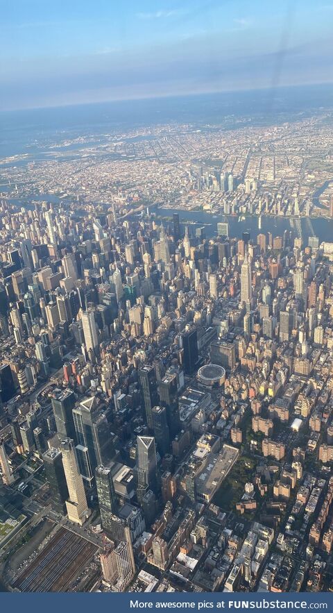 [OC] Our Delta pilots hooked us up with this incredible view before landing!